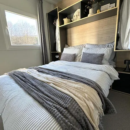 Cosy Modern Mini House 11 By The Sea With Private Terrace In Limoni Camp - Walk To & Local Taverns * Sukosan