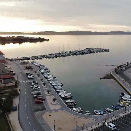 Cosy Modern Mini House 11 By The Sea With Private Terrace In Limoni Camp - Walk To & Local Taverns *