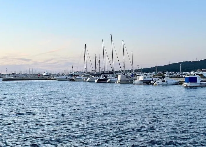 Cosy Modern Mini House 11 By The Sea With Private Terrace In Limoni Camp - Walk To & Local Taverns Prázdninový dům *