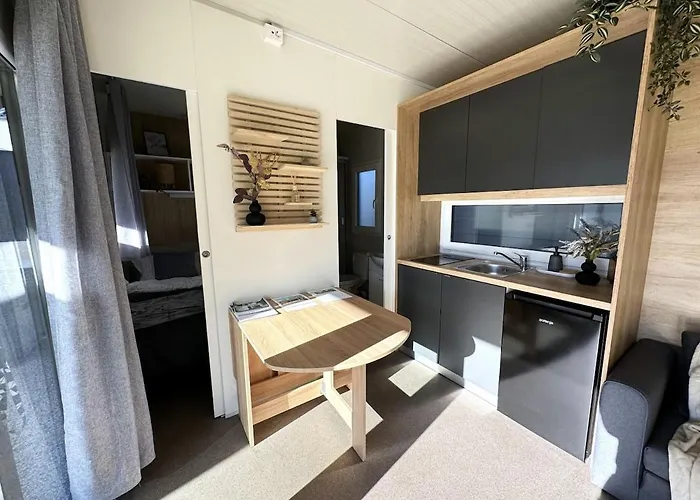 Cosy Modern Mini House 11 By The Sea With Private Terrace In Limoni Camp - Walk To & Local Taverns Sukošan