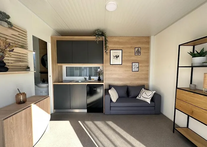 Cosy Modern Mini House 11 By The Sea With Private Terrace In Limoni Camp - Walk To & Local Taverns * Sukošan