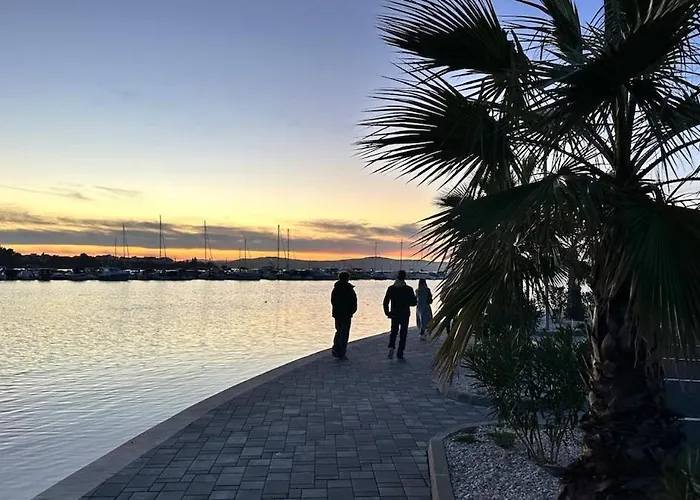 Cosy Modern Mini House 11 By The Sea With Private Terrace In Limoni Camp - Walk To & Local Taverns Prázdninový dům *