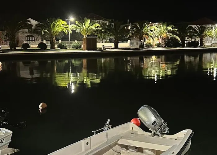 Prázdninový dům Cosy Modern Mini House 11 By The Sea With Private Terrace In Limoni Camp - Walk To & Local Taverns *