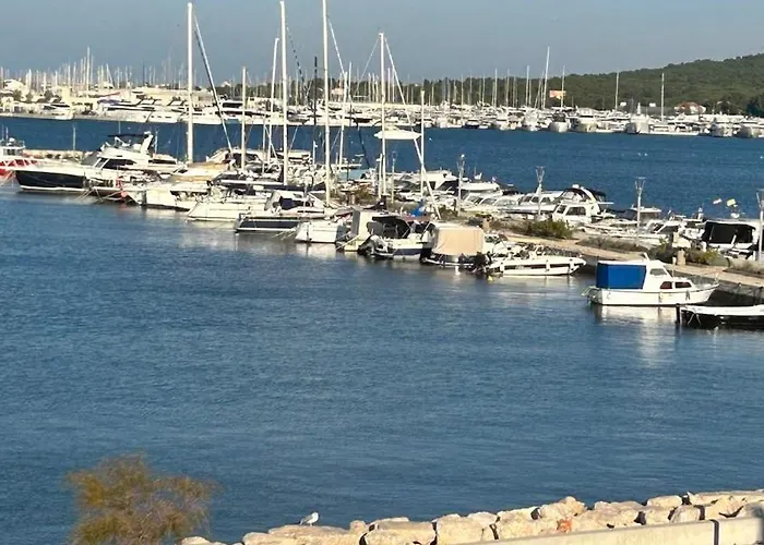 Cosy Modern Mini House 11 By The Sea With Private Terrace In Limoni Camp - Walk To & Local Taverns Prázdninový dům