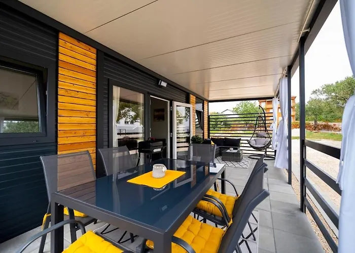 Prázdninový dům Cosy Modern Mini House 11 By The Sea With Private Terrace In Limoni Camp - Walk To & Local Taverns Sukošan